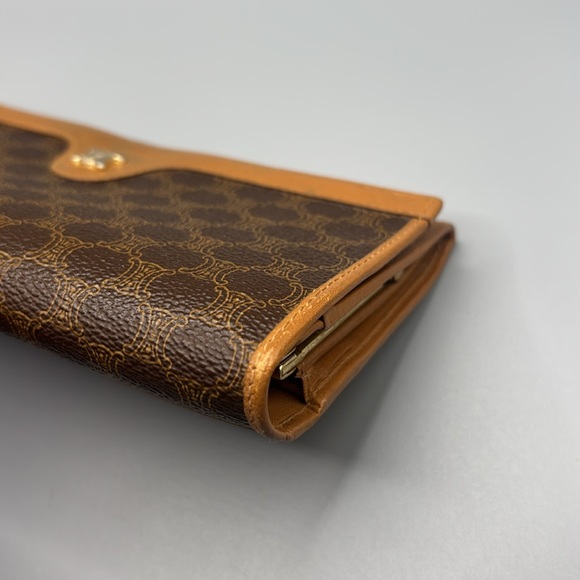 CELINE MACADAM KISS-LOCK LONG WALLET - Picture 6 of 15